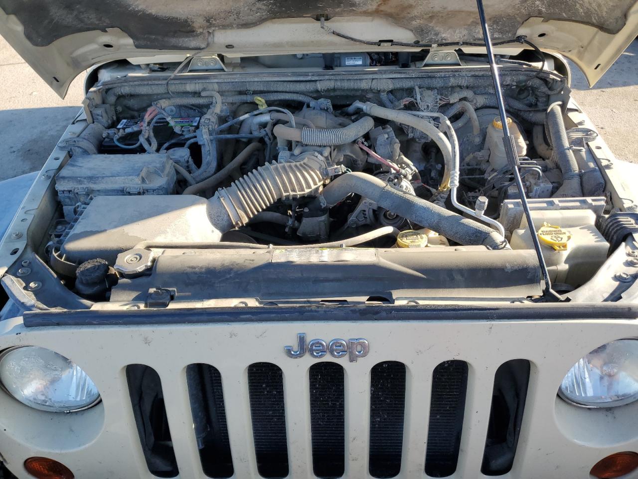 2011 Jeep Wrangler - Image 11