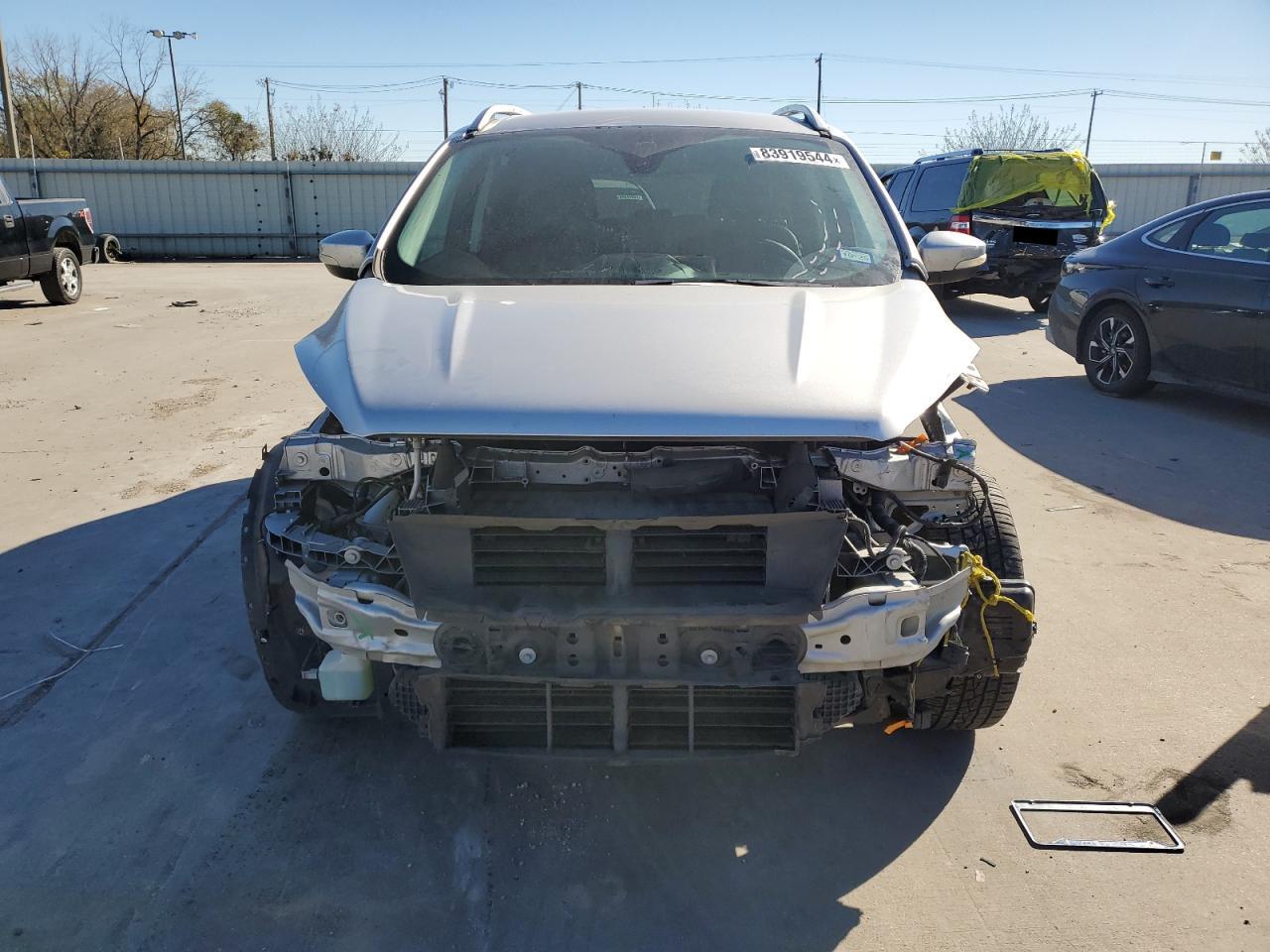 VIN 1FMCU0J92HUA25562 2017 FORD ESCAPE no.5