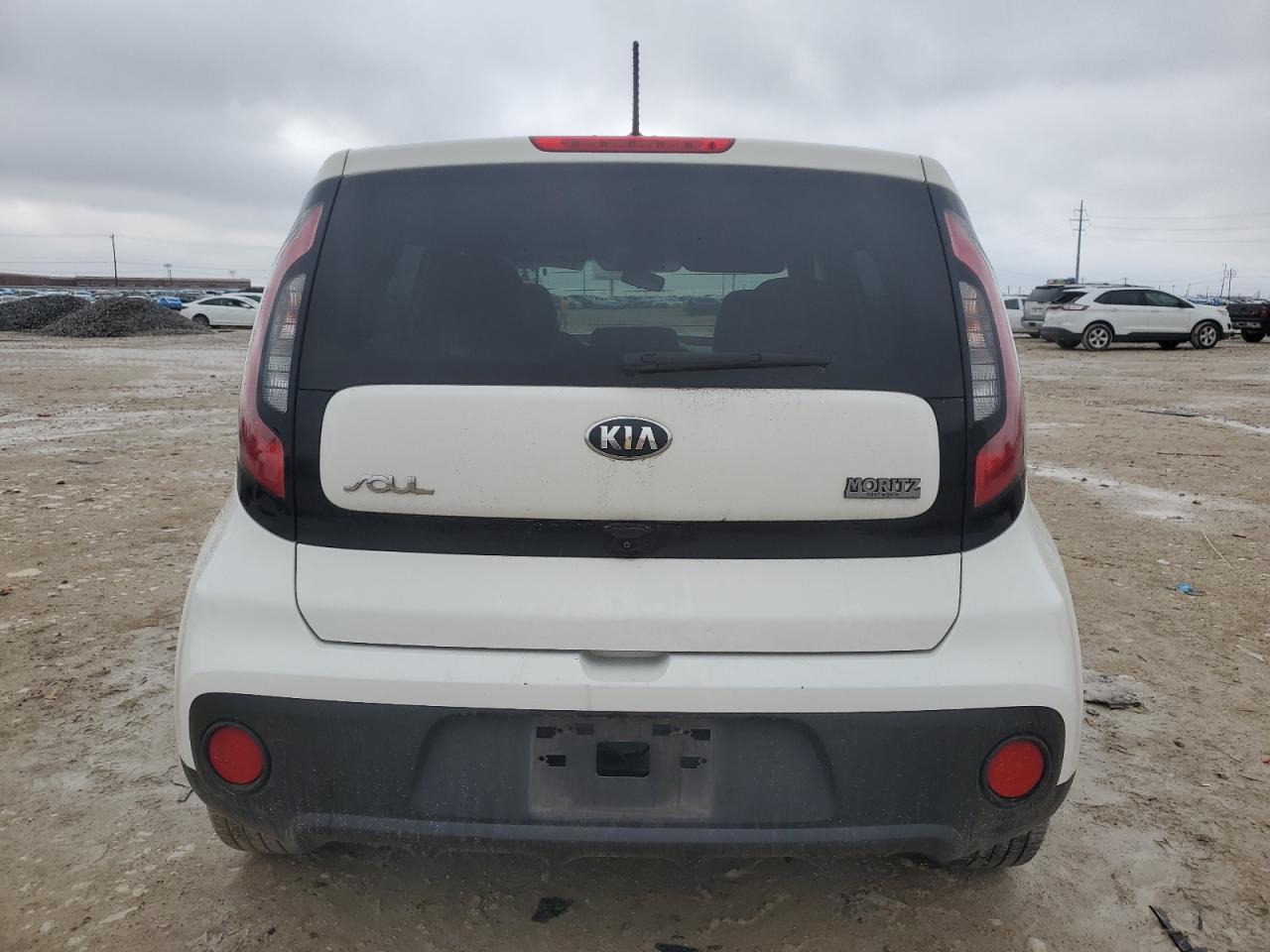 VIN KNDJN2A26K7678098 2019 KIA SOUL no.6