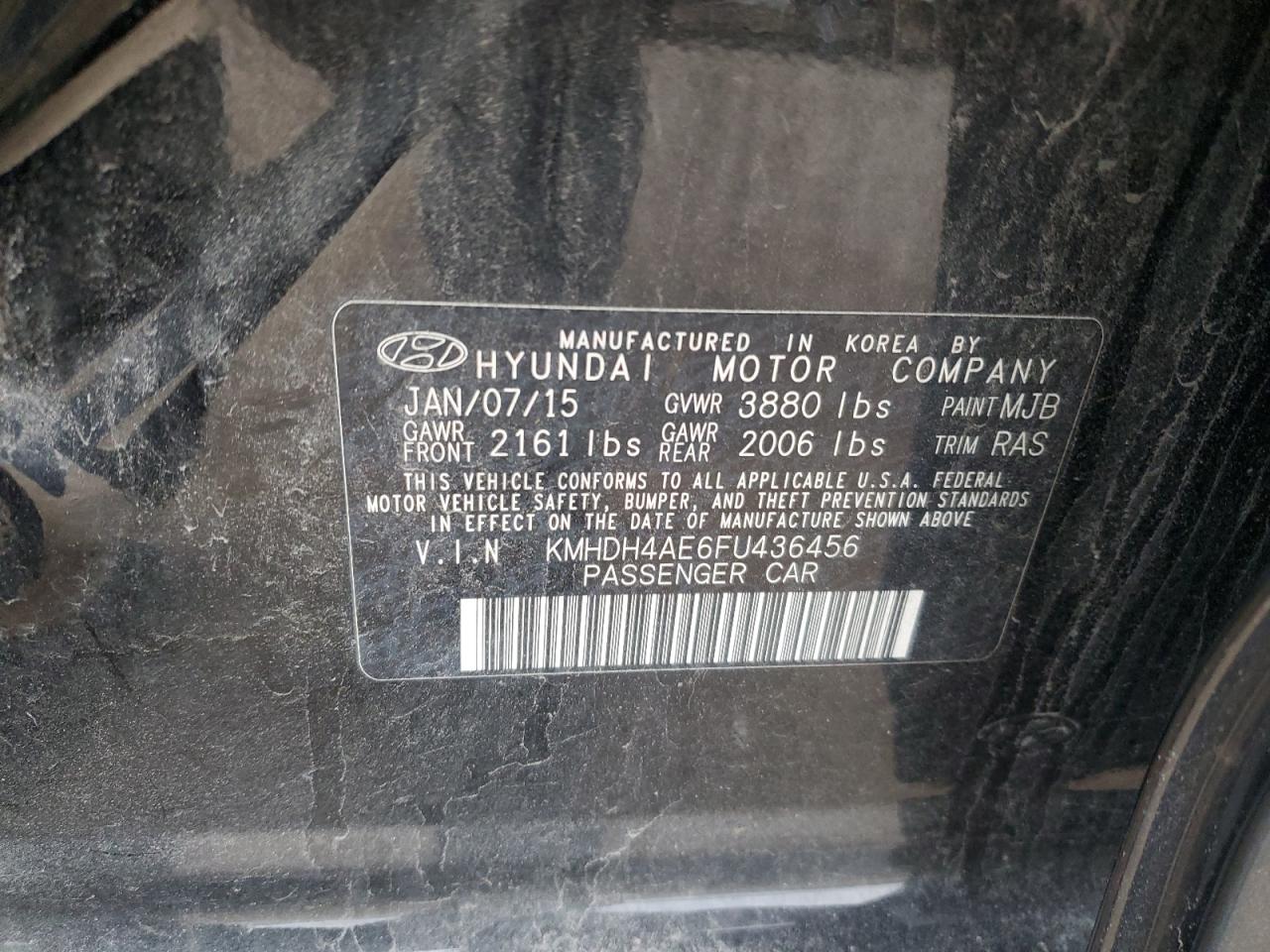 2015 Hyundai Elantra - Image 13