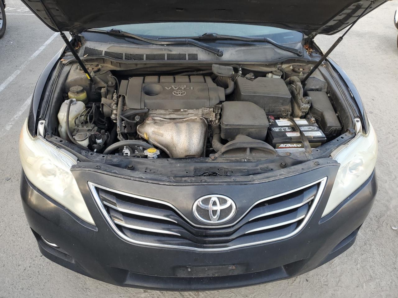 2010 Toyota Camry - Image 11