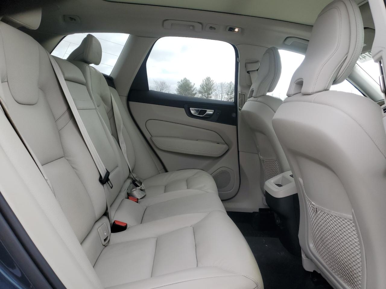 2021 Volvo XC60 - Image 10