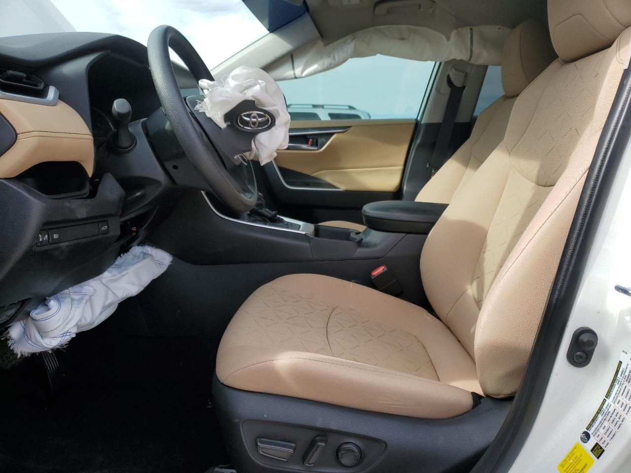 2023 Toyota RAV 4 - Image 7