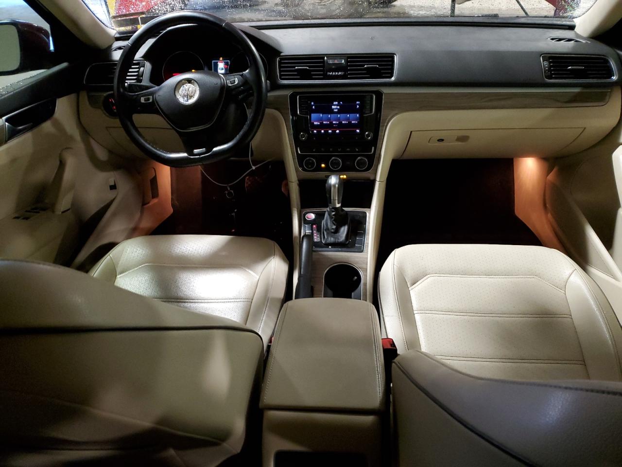 2018 Volkswagen Passat - Image 8