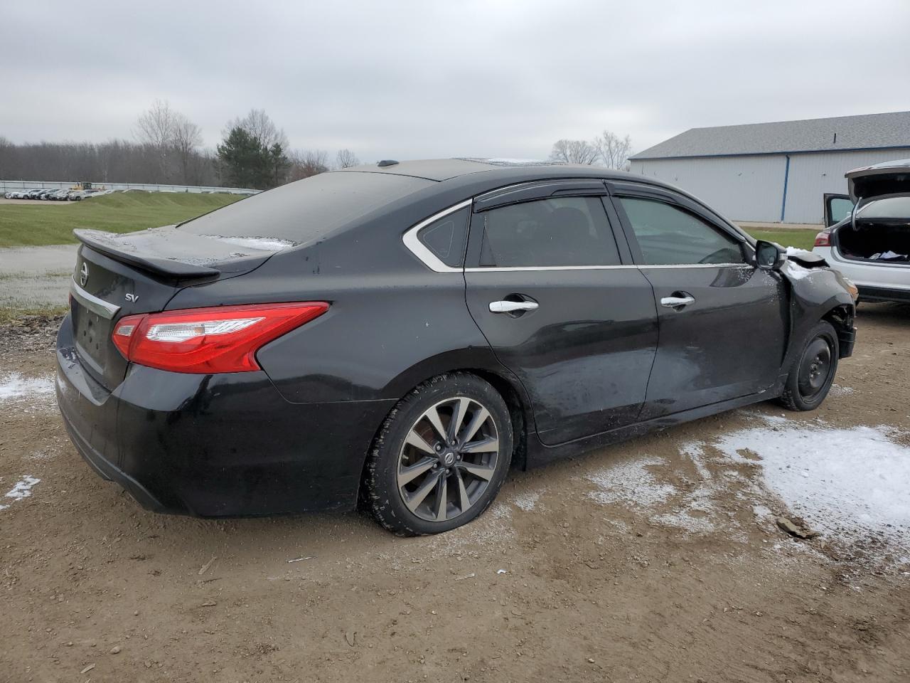 2017 Nissan Altima - Image 3