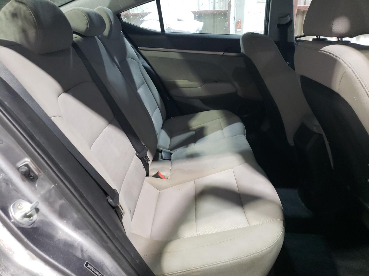 2018 Hyundai Elantra - Image 10