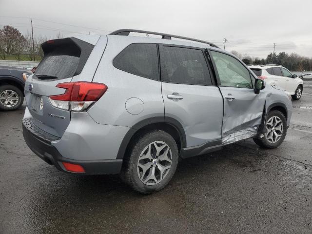  SUBARU FORESTER 2019 Srebrny