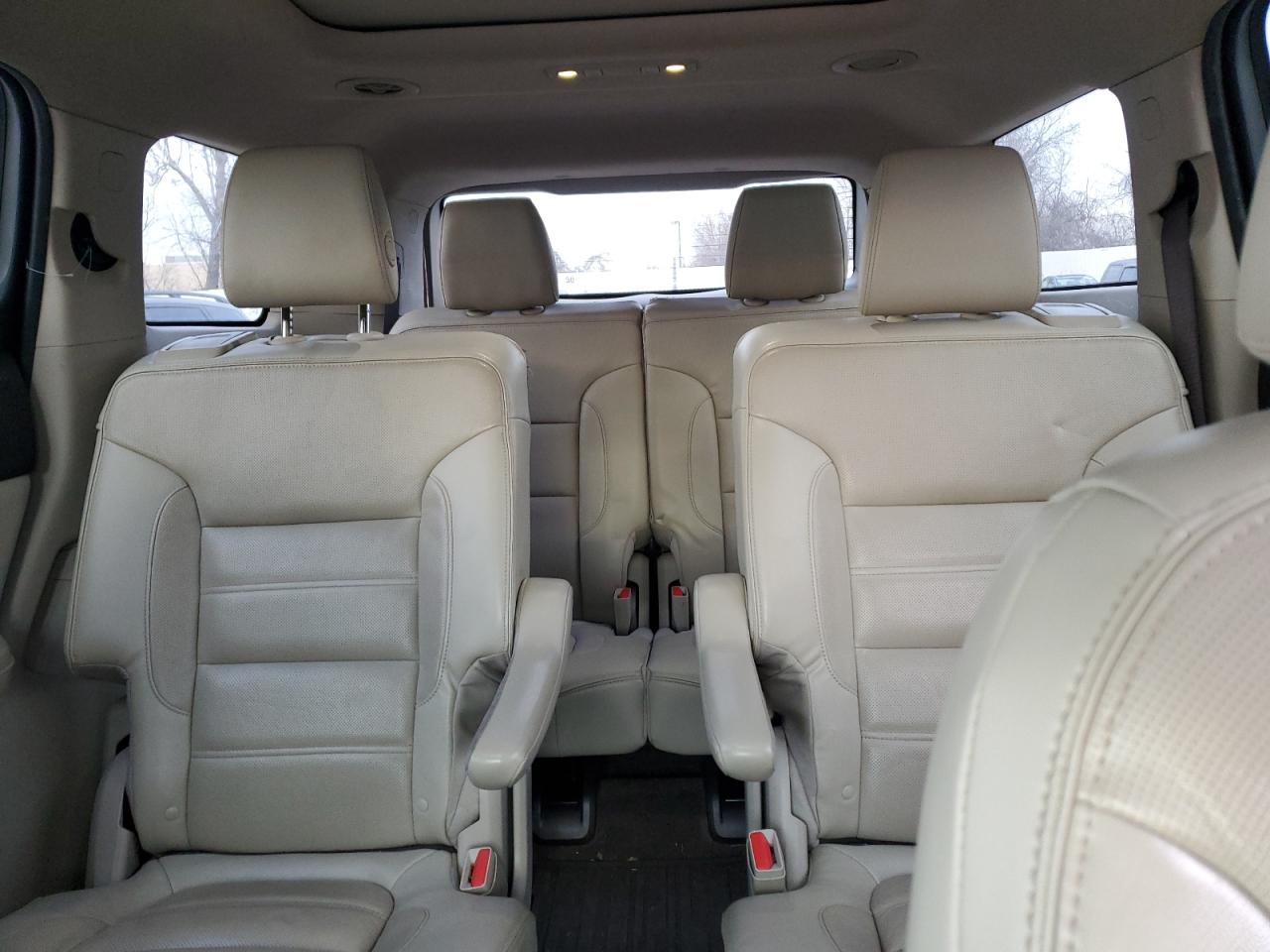 2017 GMC Acadia - Image 10