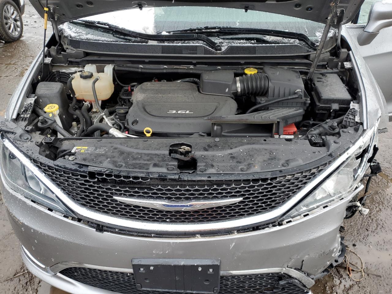 2017 Chrysler Pacifica Touring L VIN: 2C4RC1BG2HR607887 Lot: 85989464