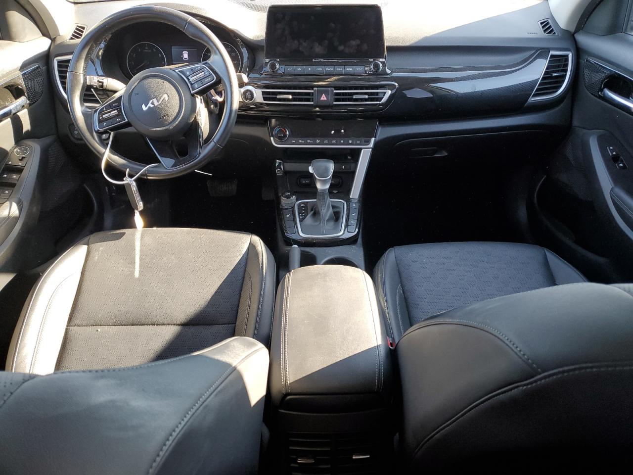 2023 Kia Seltos - Image 8