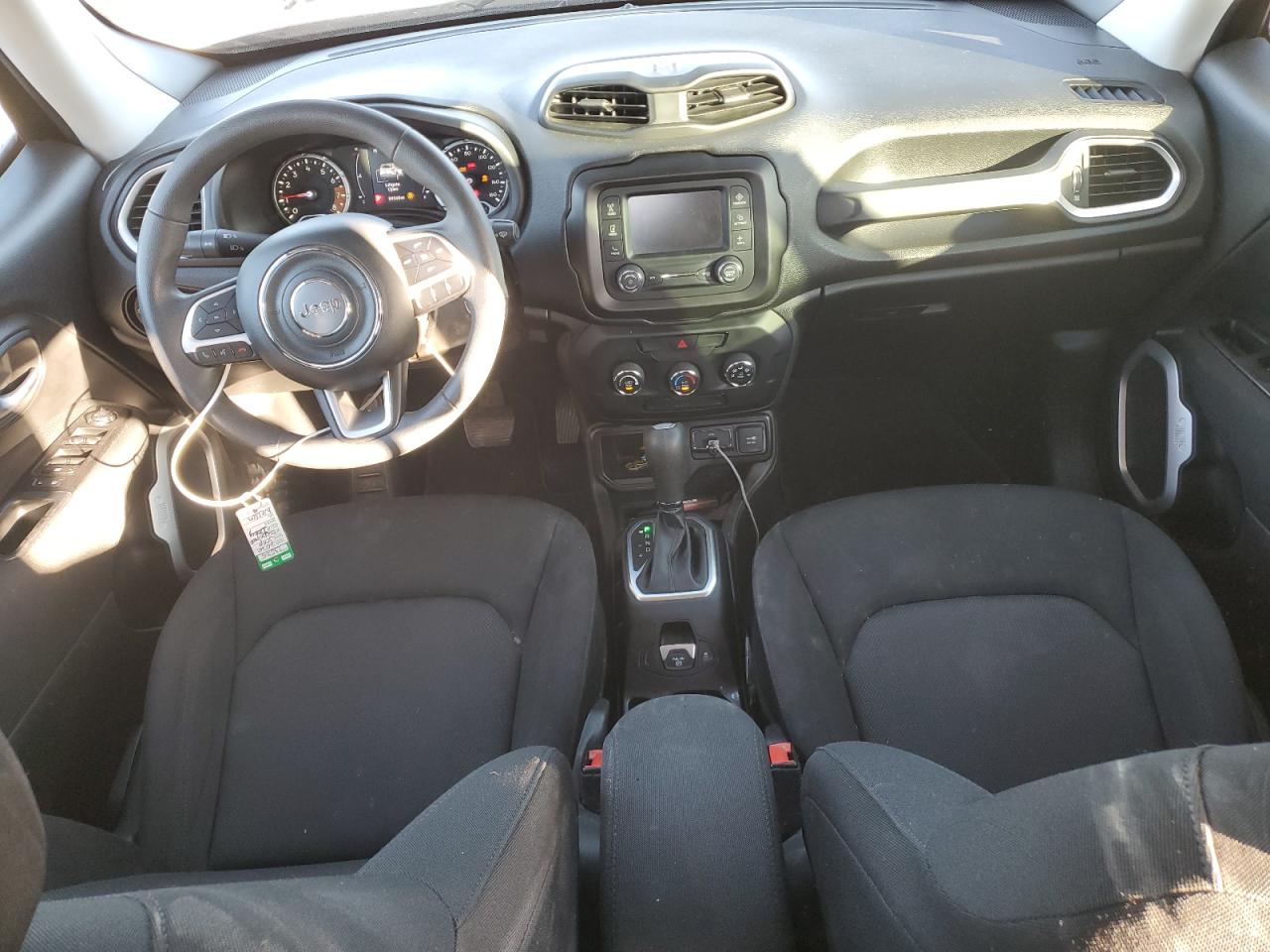 2020 Jeep Renegade - Image 8