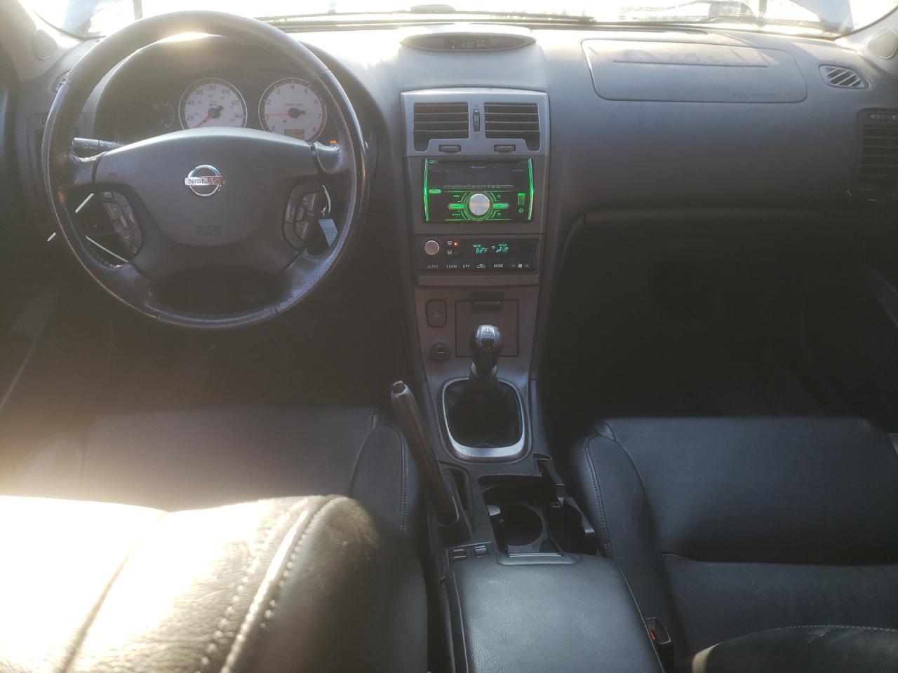 2002 Nissan Maxima - Image 8