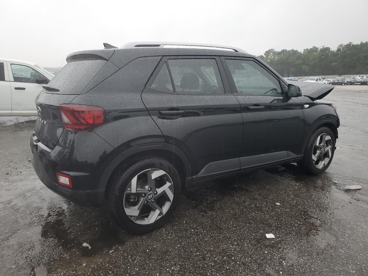 2021 Hyundai Venue - Image 3