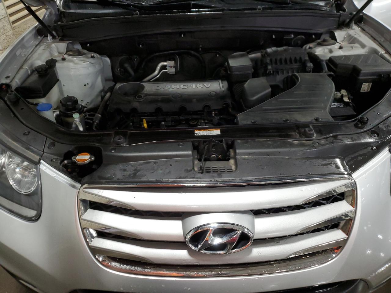 2012 Hyundai Santa Fe - Image 13