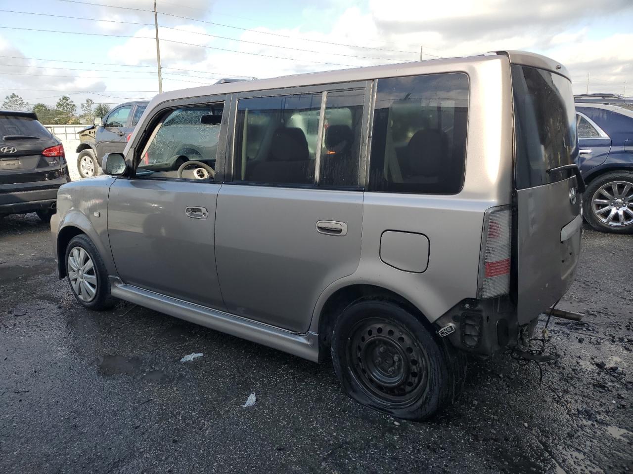 2005 Scion xB - Image 2