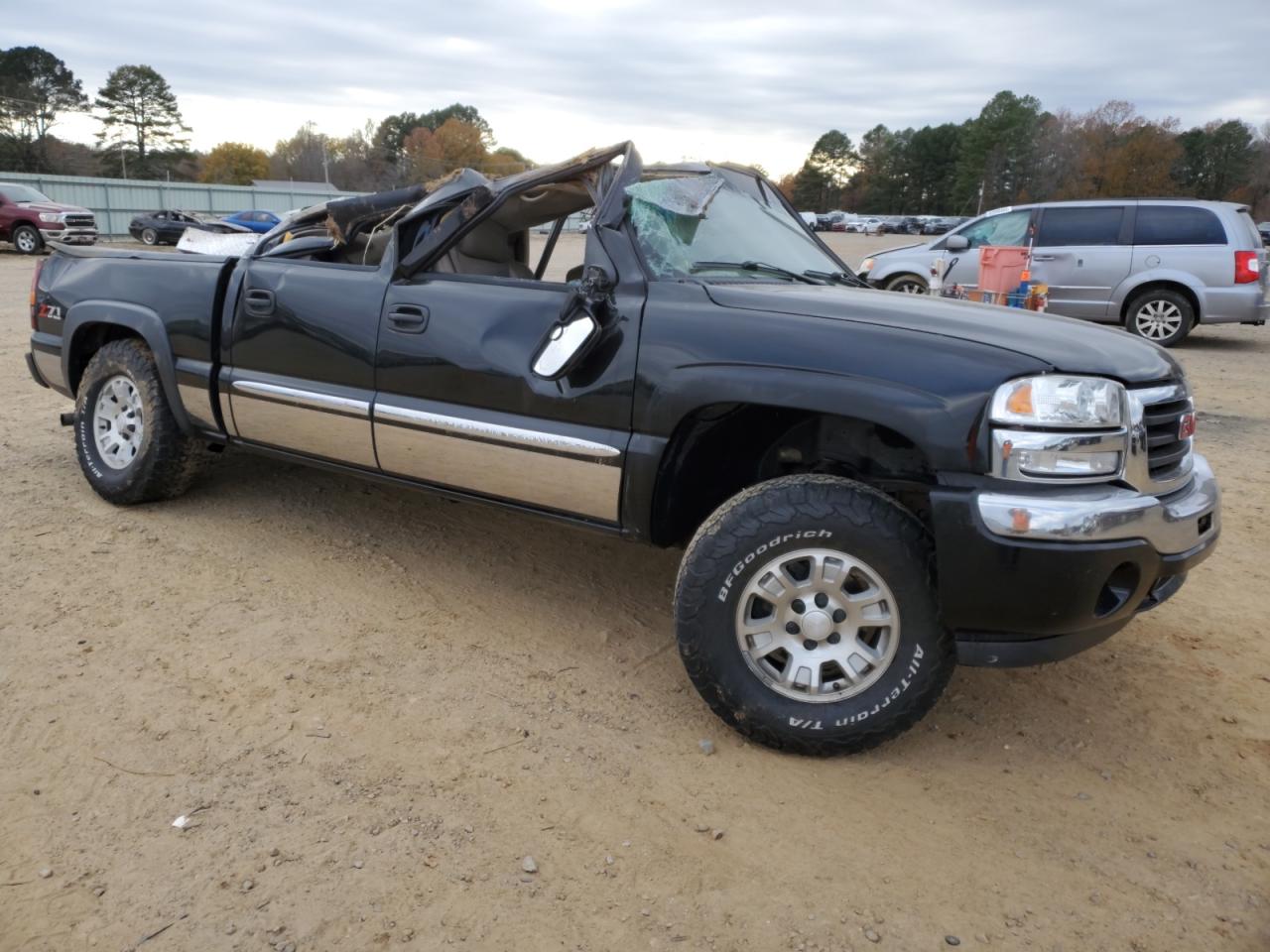 2005 GMC Sierra - Image 4