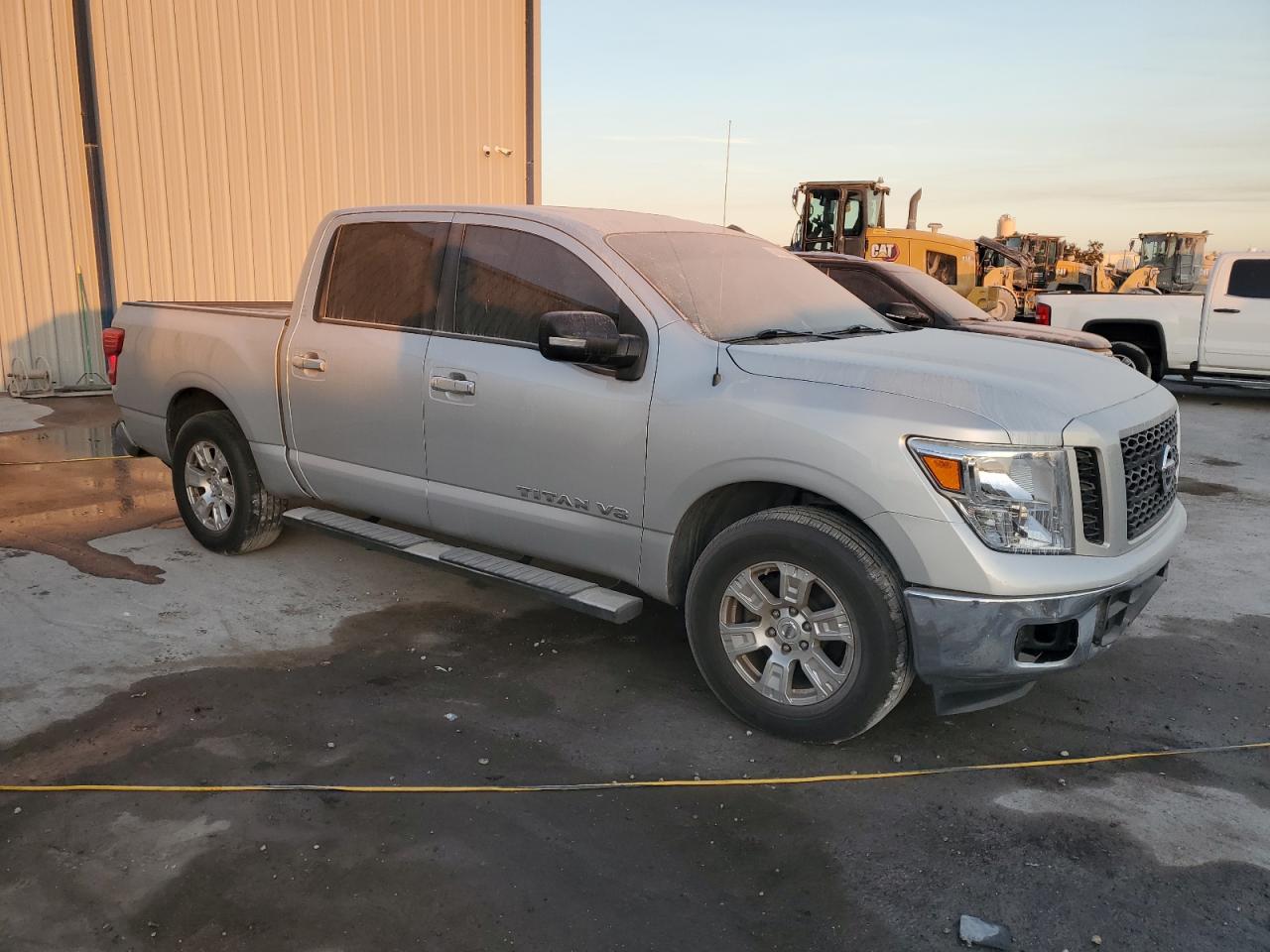 2019 Nissan Titan - Image 4