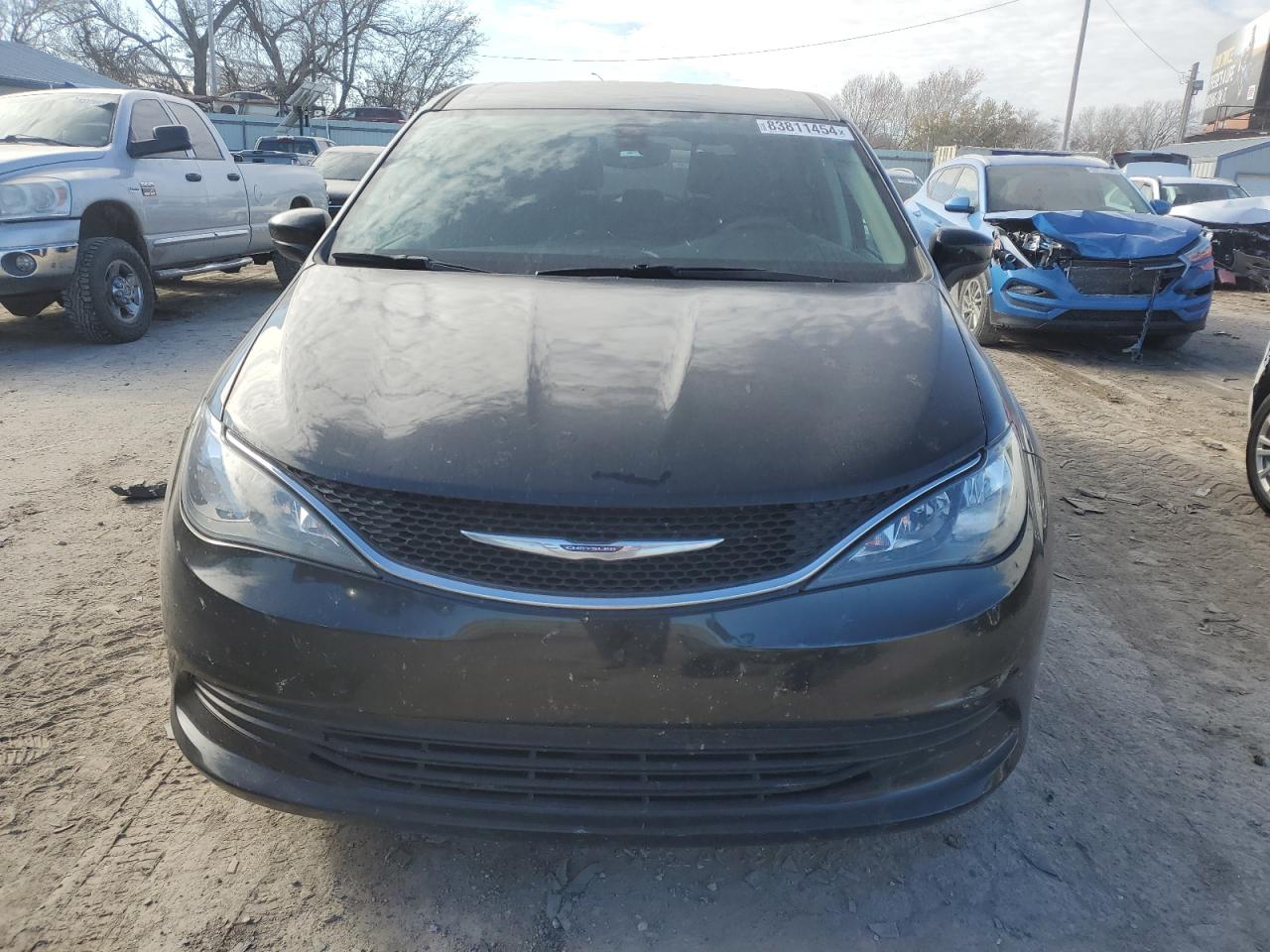 2017 Chrysler Pacifica - Image 5