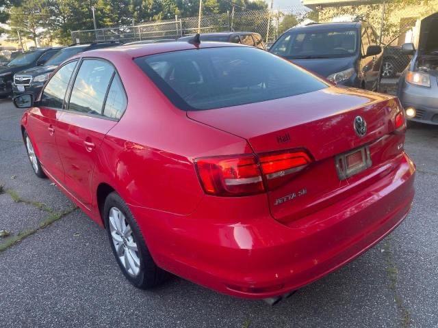 Sedans VOLKSWAGEN JETTA 2015 Red