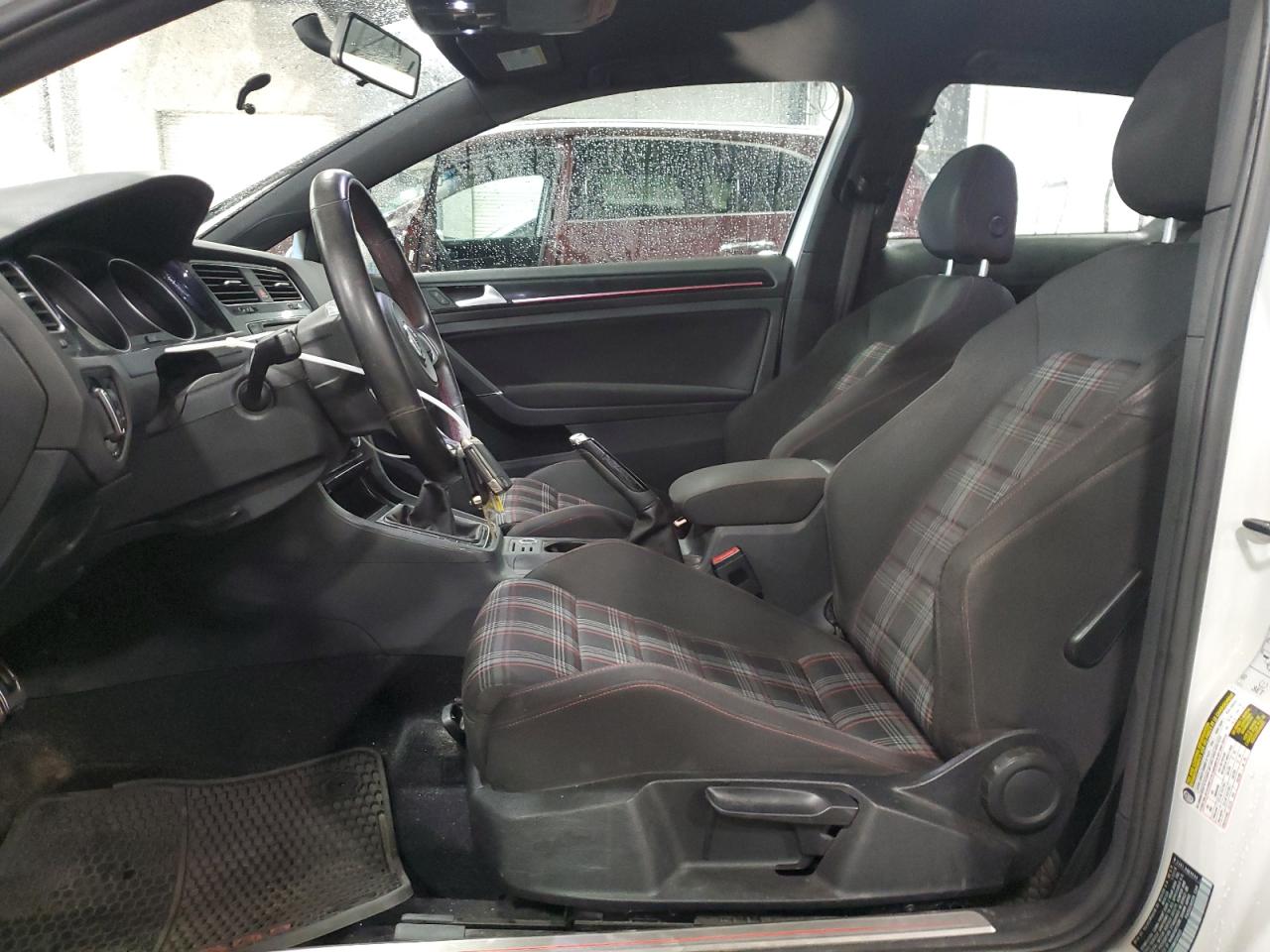2016 Volkswagen GTI - Image 7