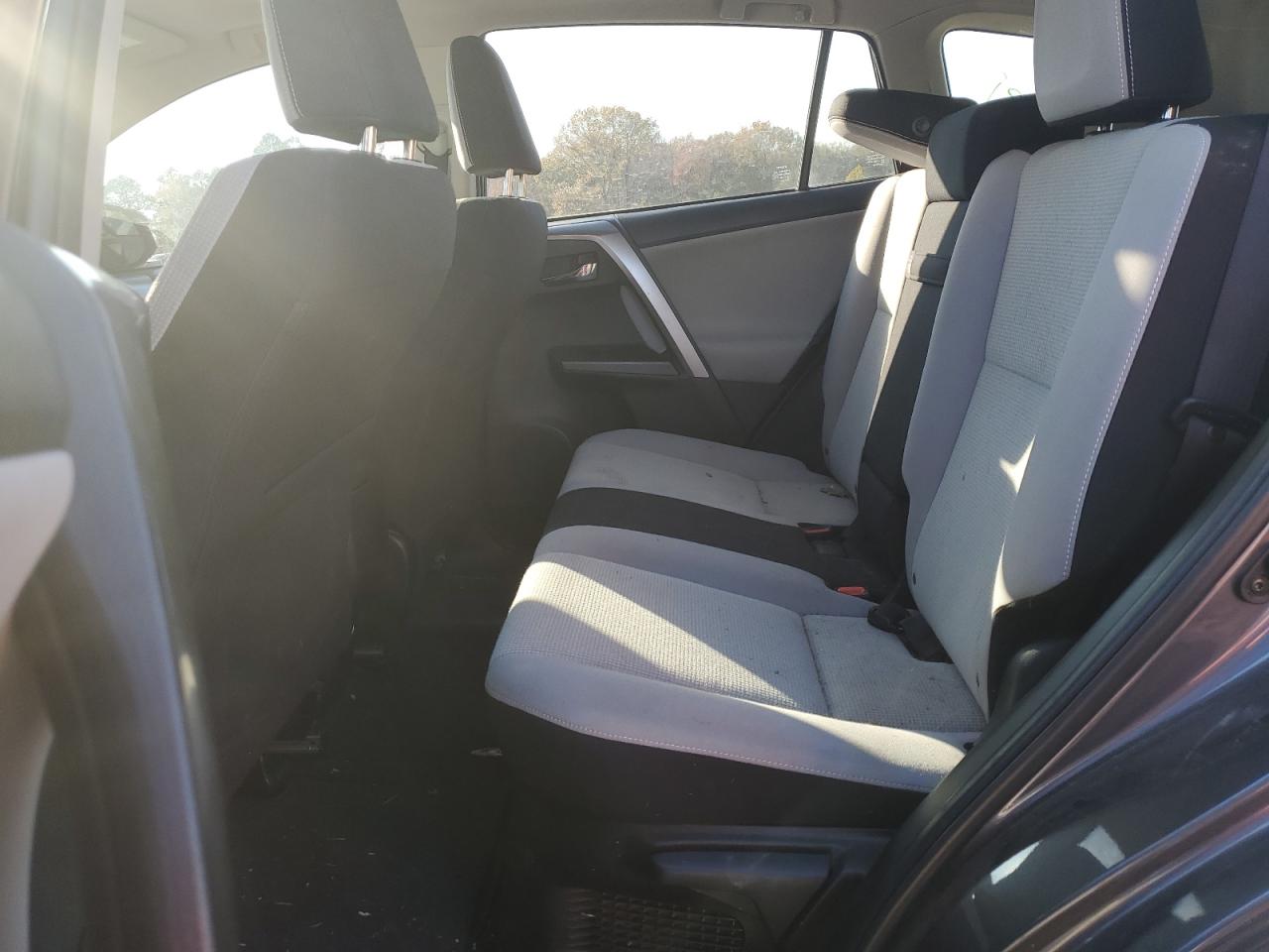 2017 Toyota RAV 4 - Image 11