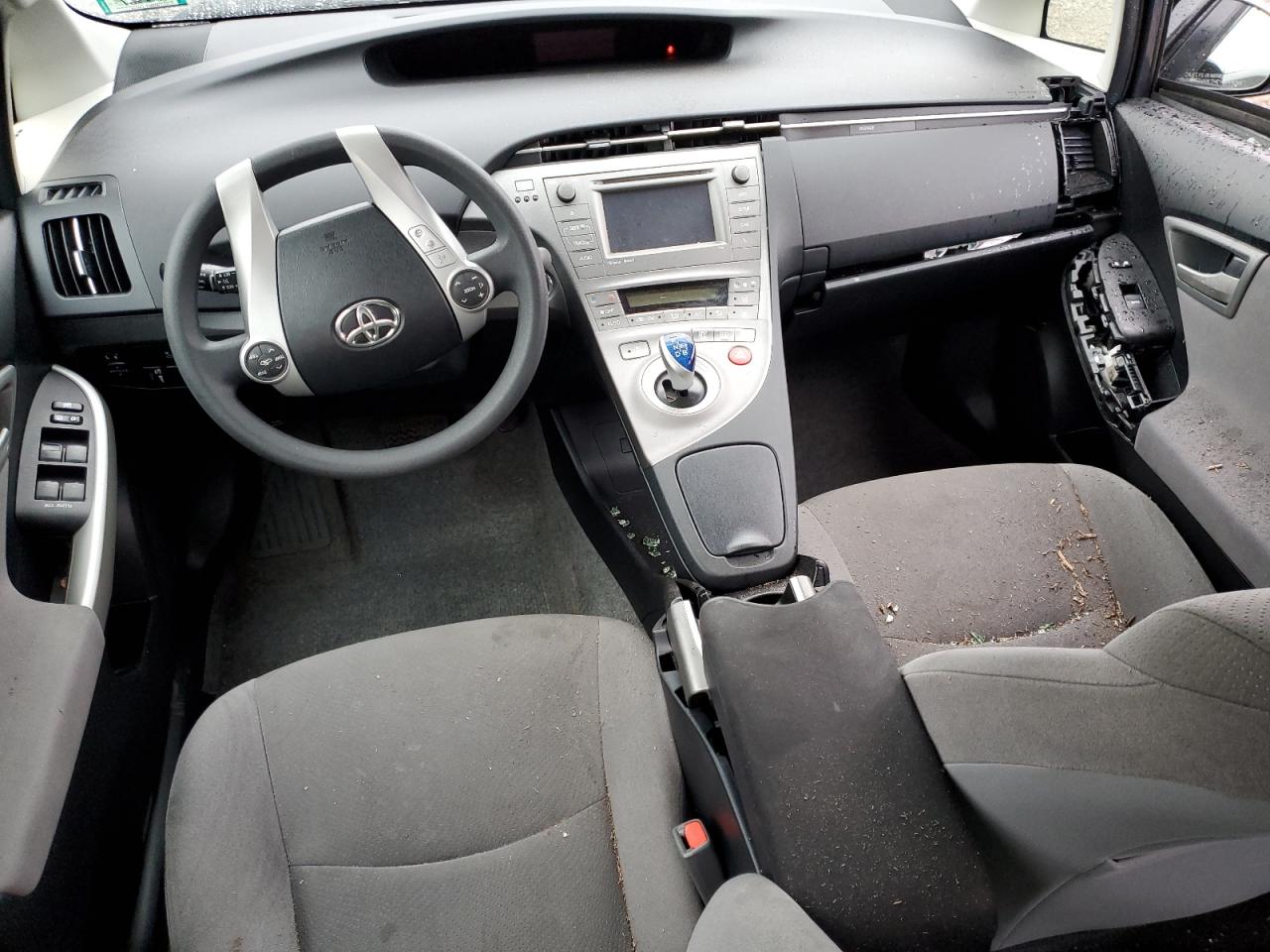 2015 Toyota Prius - Image 8
