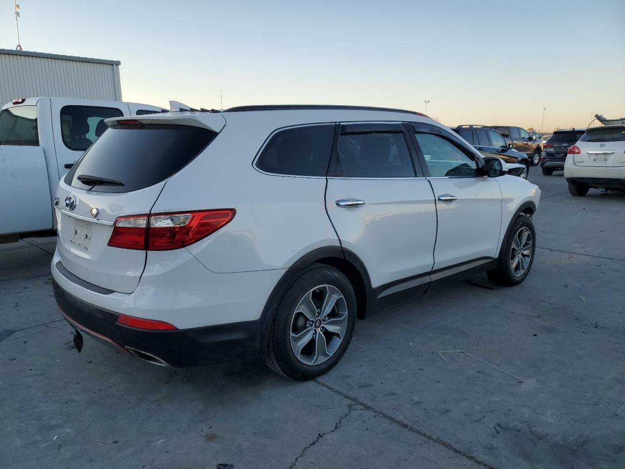 VIN KM8SM4HF1GU158892 2016 HYUNDAI SANTA FE no.3