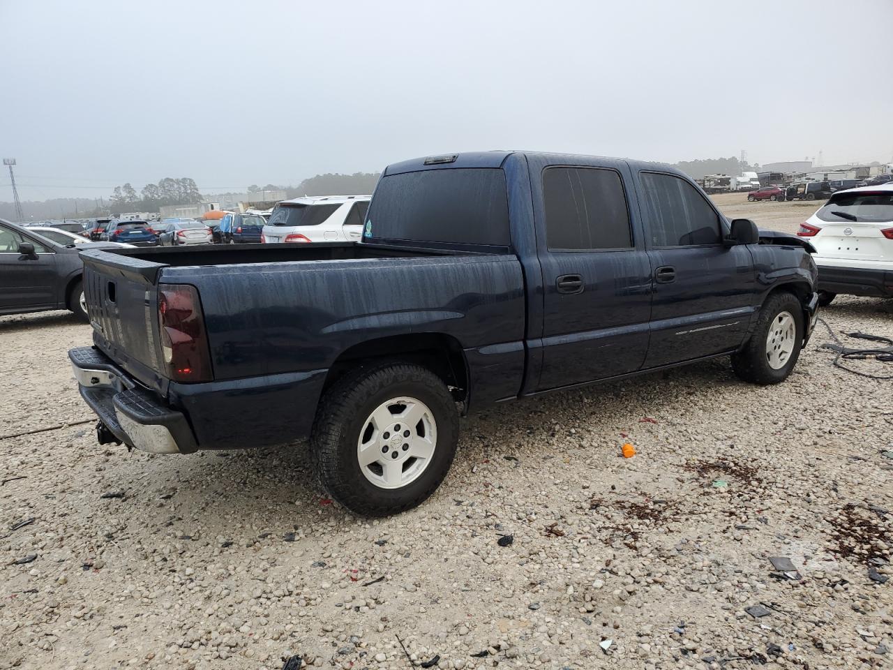 2006 Chevrolet Silverado - Image 3