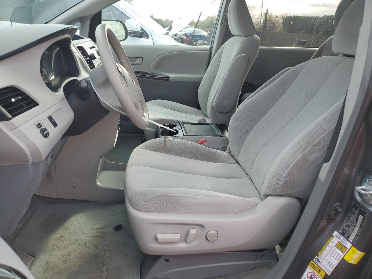 2014 Toyota Sienna - Image 7