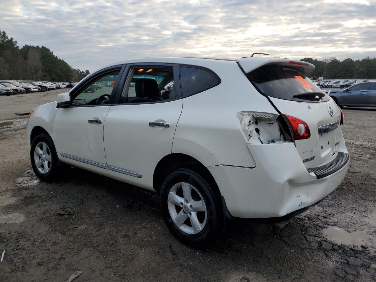2013 Nissan Rogue - Image 2