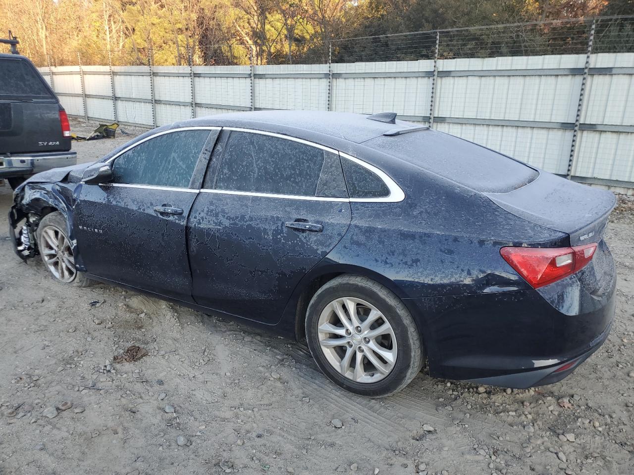 1G1ZE5ST8HF107716 2017 CHEVROLET MALIBU - Image 2