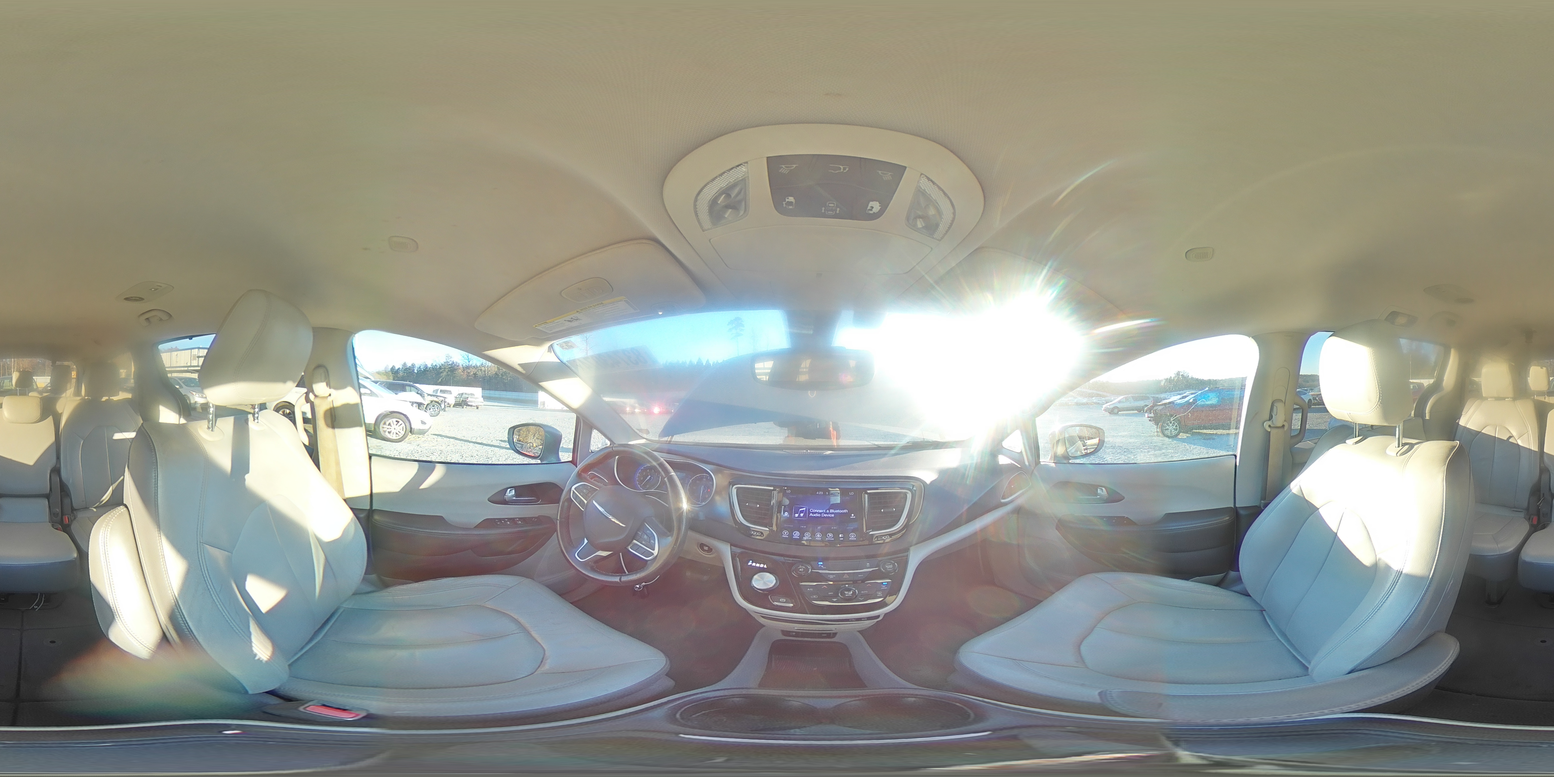 2017 Chrysler Pacifica - Image 13