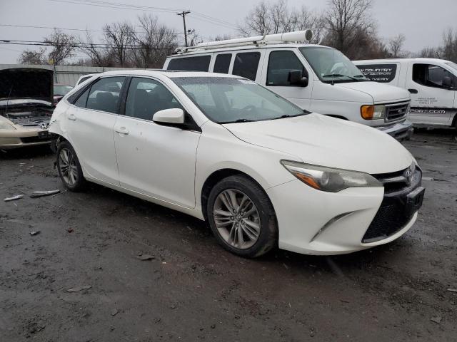  TOYOTA CAMRY 2015 Srebrny