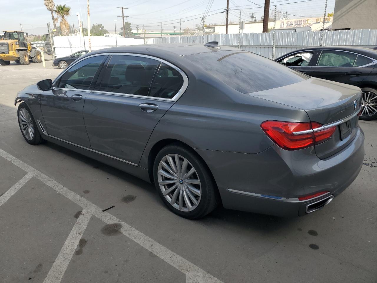 VIN WBA7E2C58HG739619 2017 BMW 7 SERIES no.2