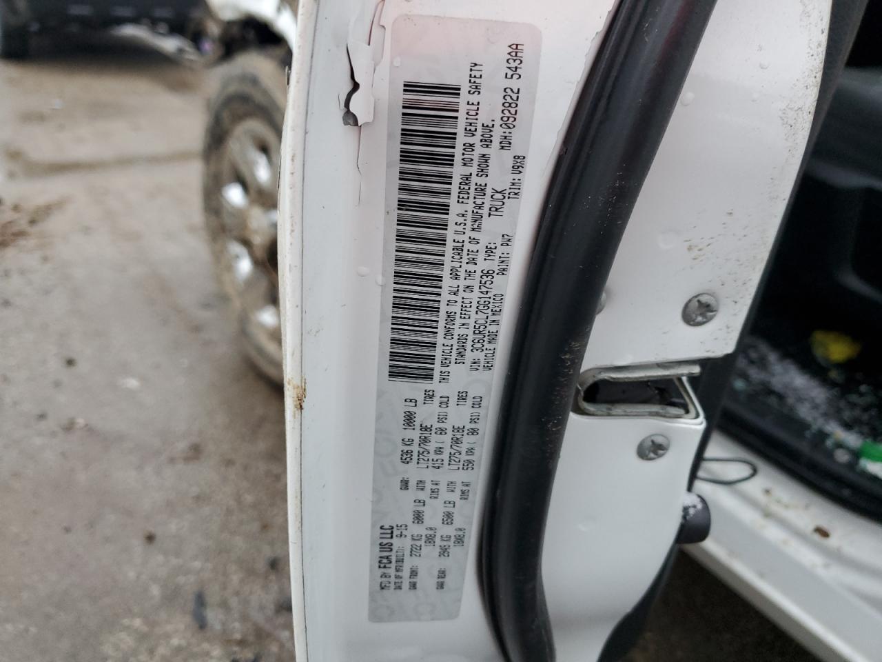 2016 RAM 2500 - Image 12