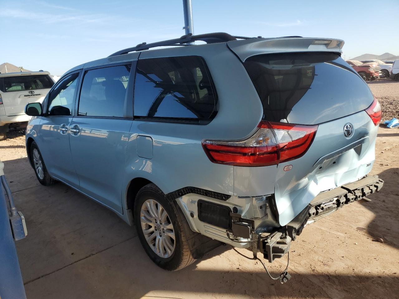 5TDYK3DC7FS623480 2015 TOYOTA SIENNA - Image 2