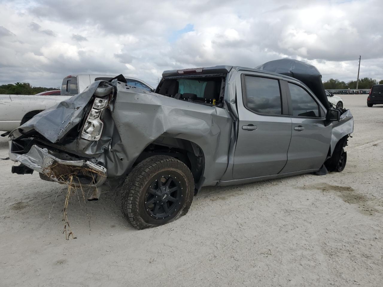 2023 Chevrolet Silverado - Image 3