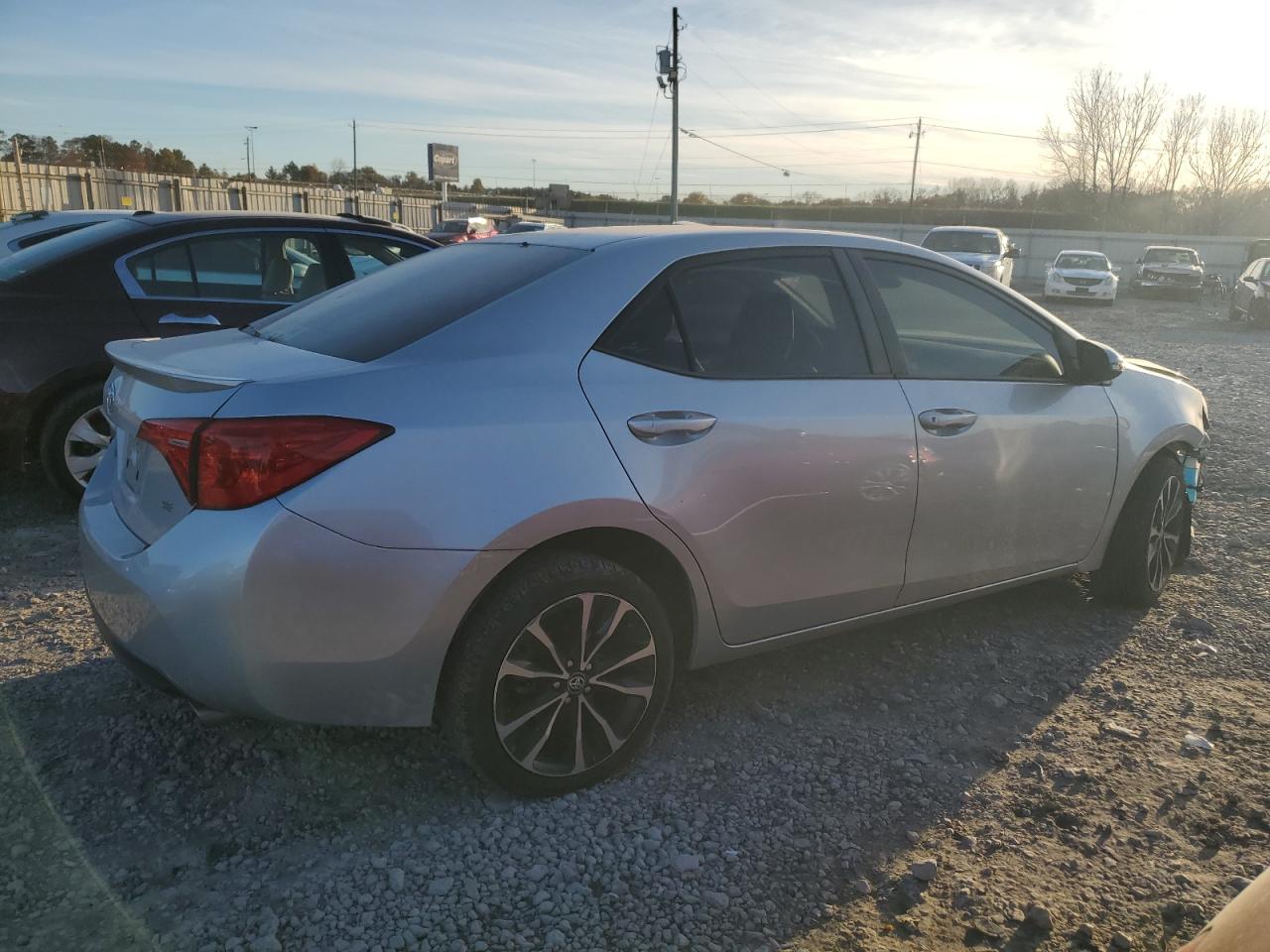 VIN 5YFBURHE9HP650058 2017 TOYOTA COROLLA no.3