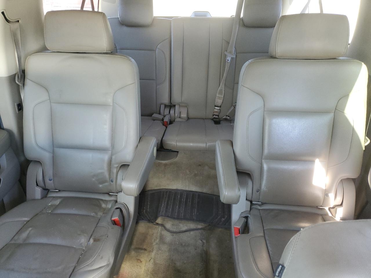 2015 GMC Yukon - Image 10