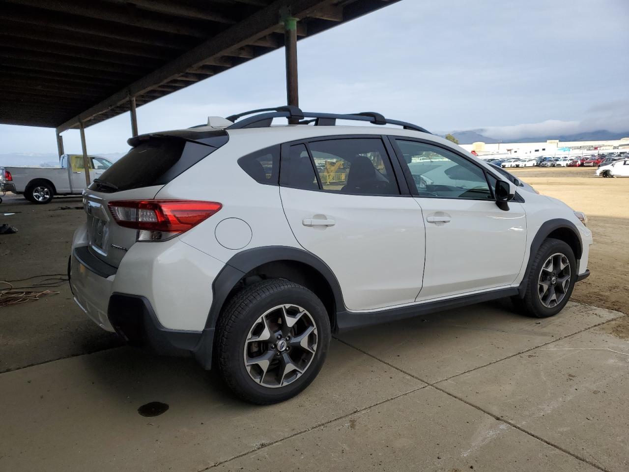 VIN JF2GTADC1JH331786 2018 SUBARU CROSSTREK no.3