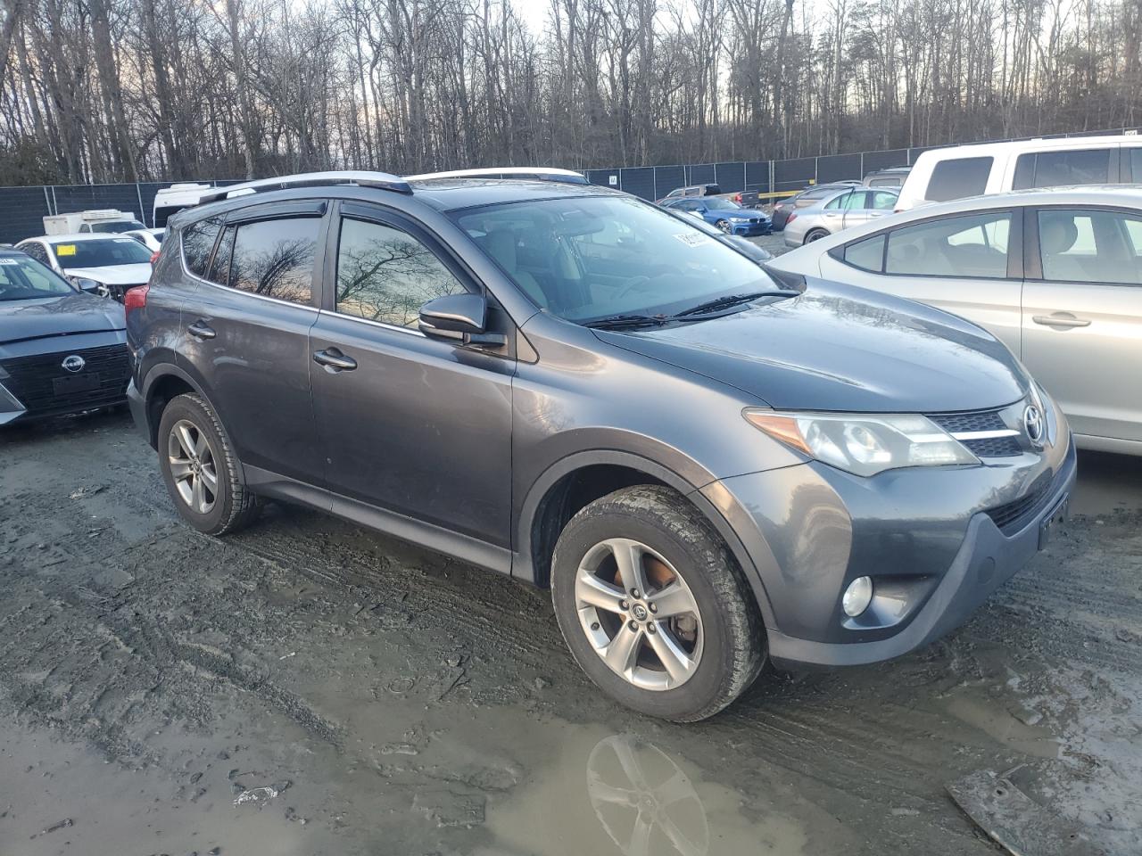 VIN JTMWFREV7FD063051 2015 TOYOTA RAV4 no.4