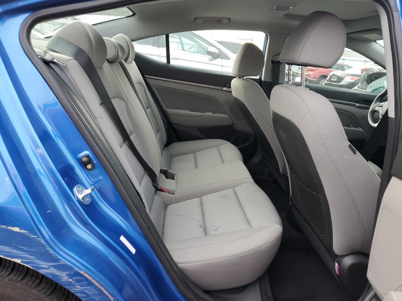 2018 Hyundai Elantra - Image 10