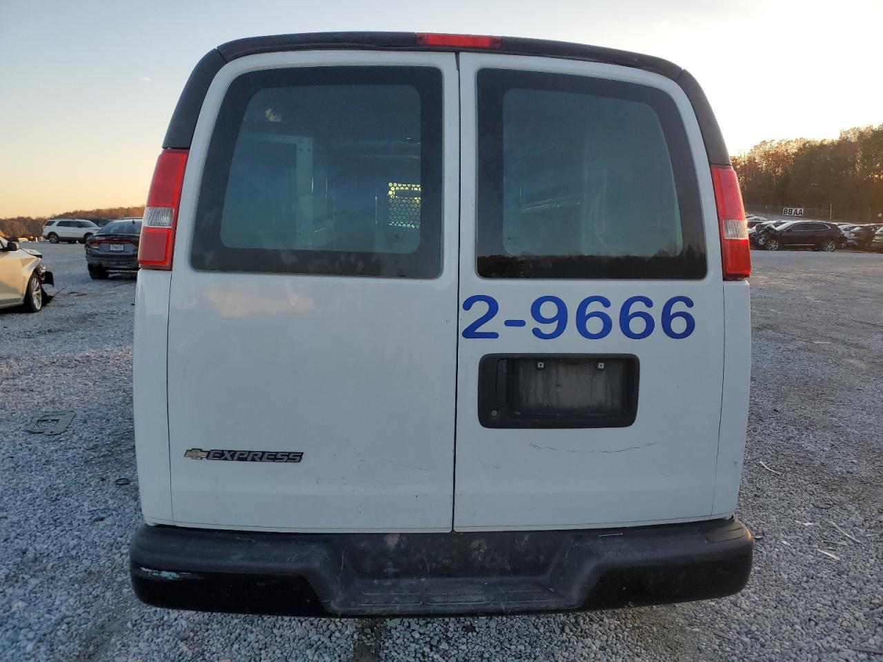 VIN 1GCWGAFF5G1164744 2016 CHEVROLET EXPRESS no.6