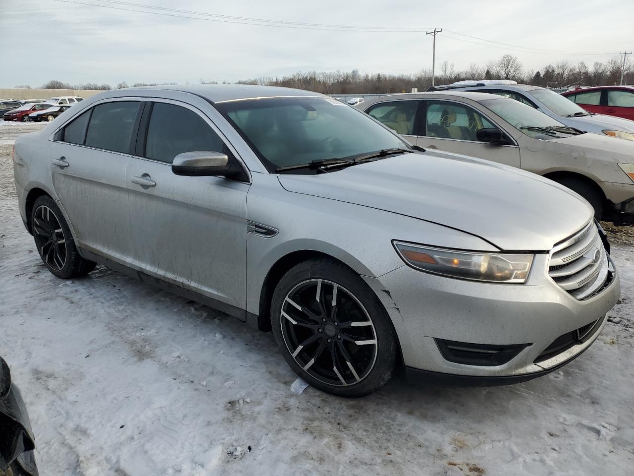 2013 Ford Taurus - Image 4