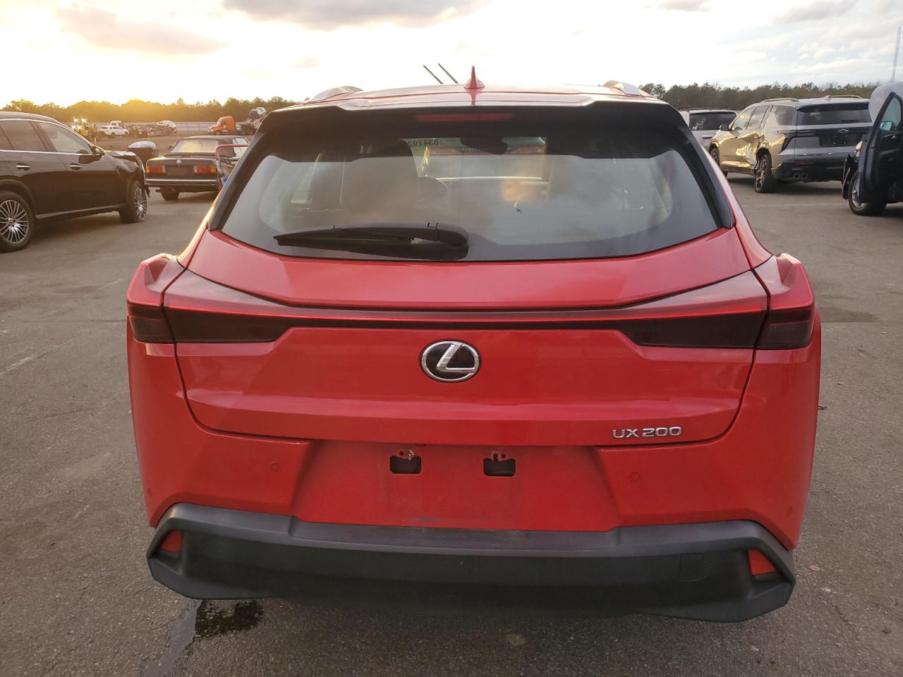 VIN JTHY3JBH1K2018094 2019 LEXUS UX 200 no.6