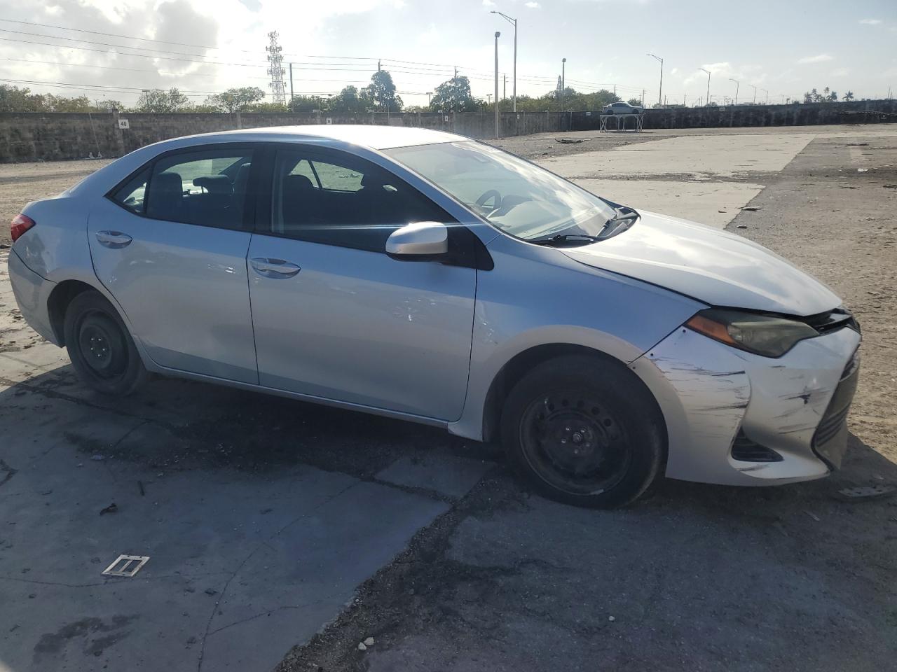 VIN 5YFBURHE1JP769101 2018 TOYOTA COROLLA no.4