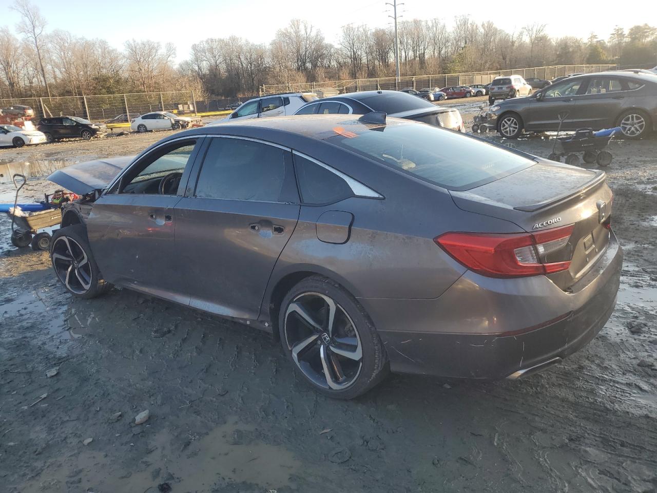 VIN 1HGCV1F31JA112731 2018 HONDA ACCORD no.2