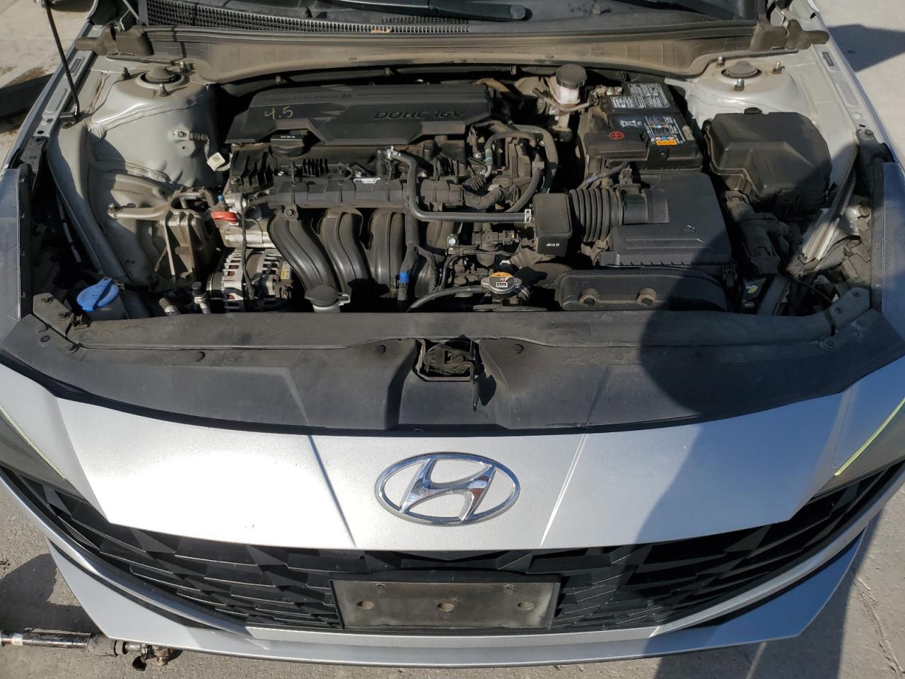 2021 Hyundai Elantra - Image 11