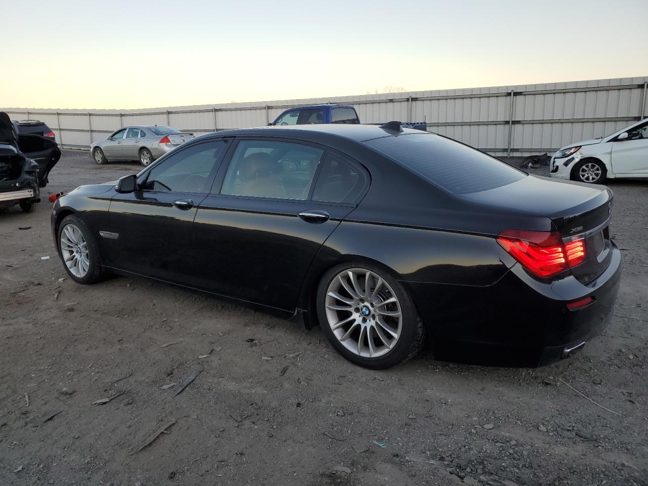 VIN WBAYF8C53DD141373 2013 BMW 7 SERIES no.2