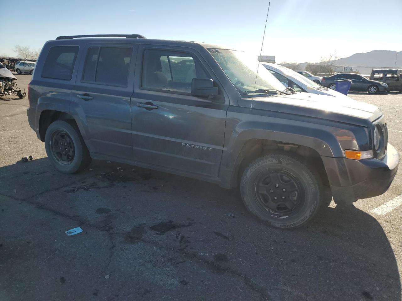 2017 Jeep Liberty (Patriot) - Image 4